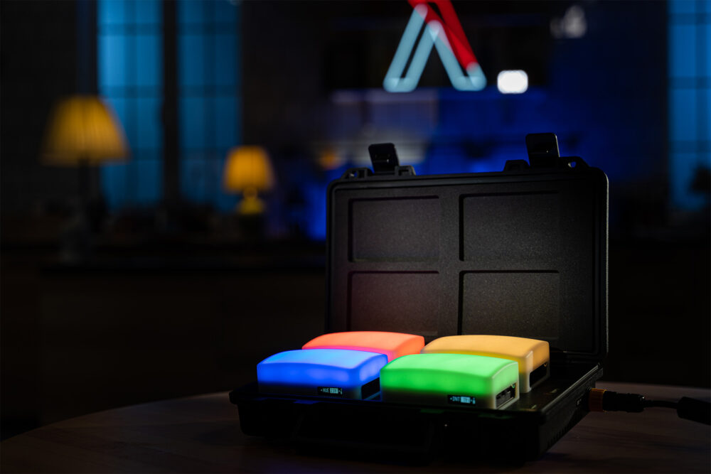 Zestaw Aputure MC RGB 4-Light LED Travel Kit