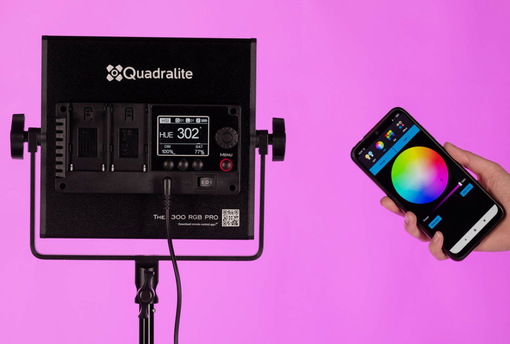 Zestaw oświetleniowy Quadralite Thea 300 RGB Pro Kit