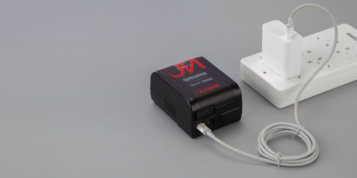 SWIT MINO-S140 | 140Wh mini akumulator V-lock USB-C USB-A D-tap Sony/Red
