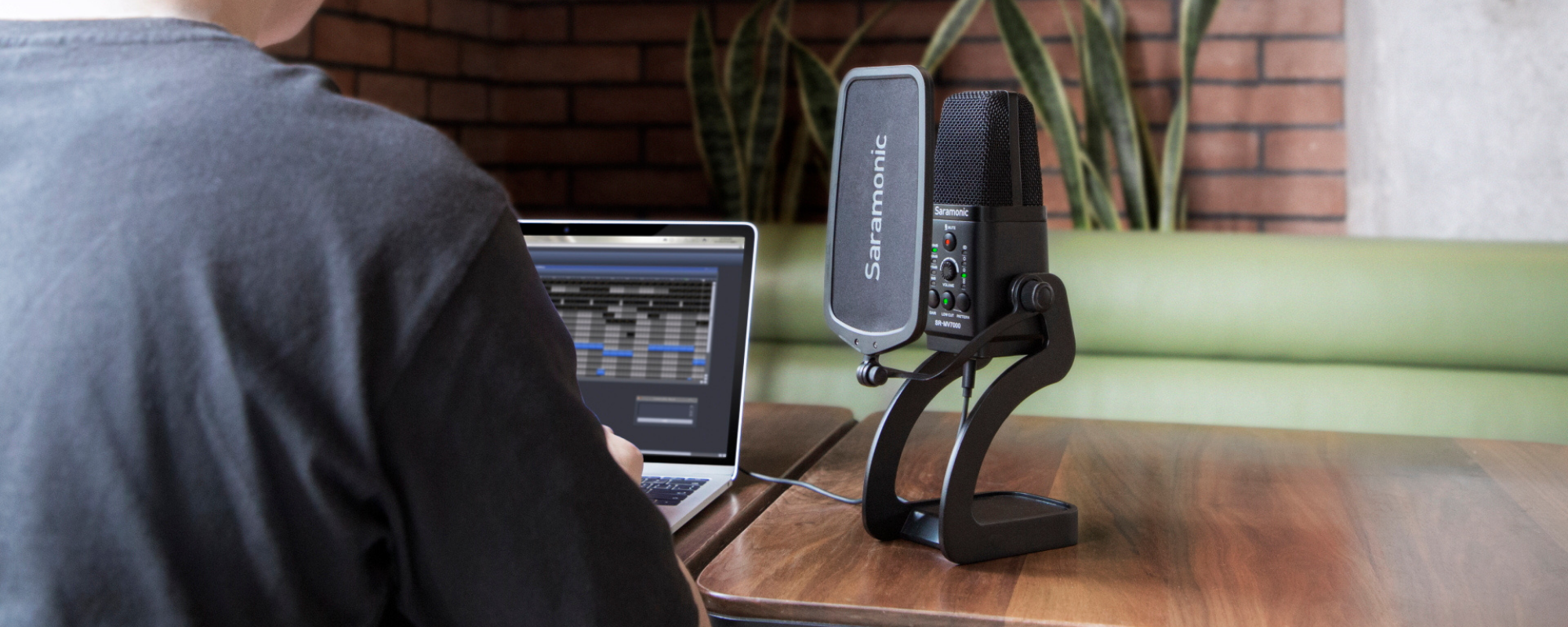 Mikrofon Saramonic SR-MV7000 ze złączem USB/XLR do podcastów