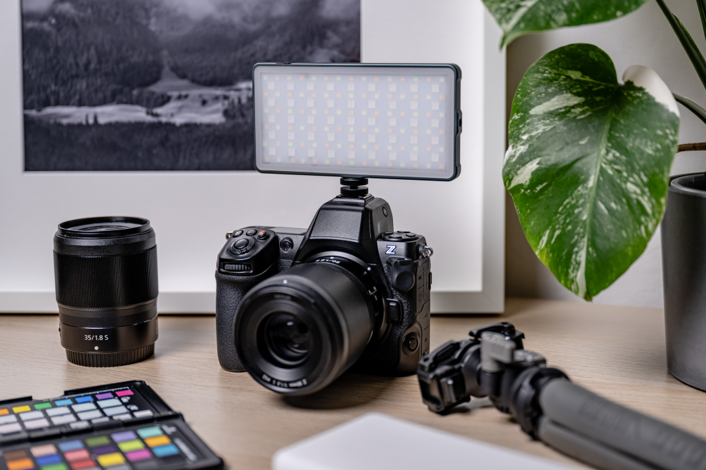 Newell Zestaw Rangha Set - Lampa LED RGB-W Rangha z dyfuzorem i statywem