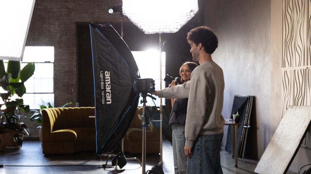 Amaran Lampa LED Halo 200x