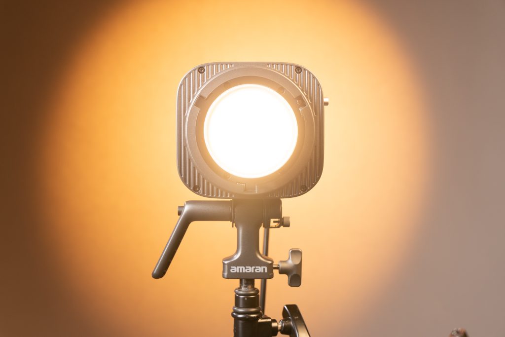 Amaran Lampa LED Halo 600x