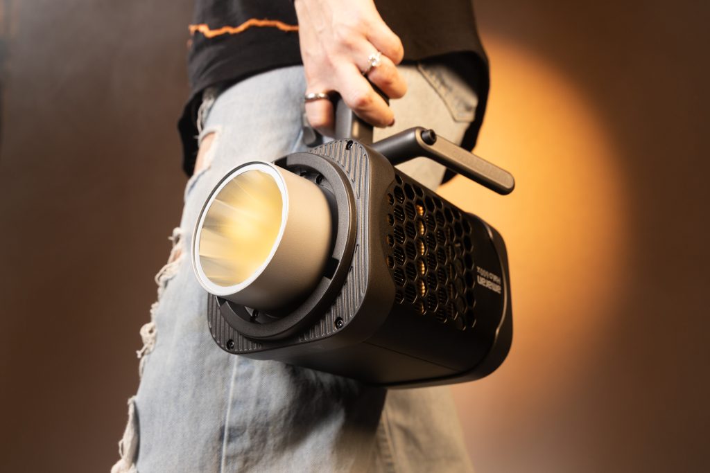 Amaran Lampa LED Halo 600x