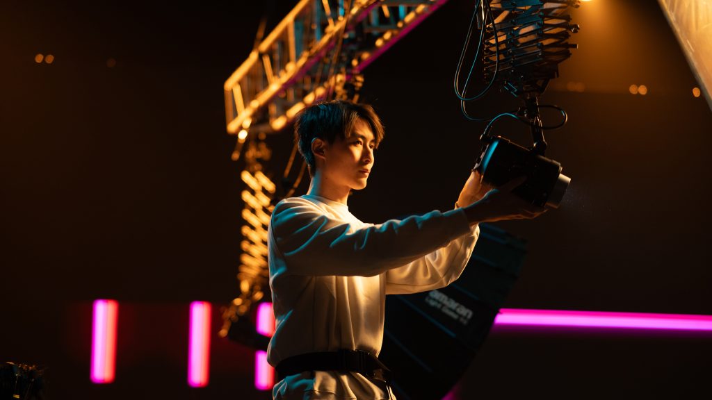 Amaran Lampa LED Halo 600x