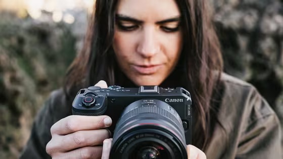 Aparat cyfrowy Canon EOS R6 V body