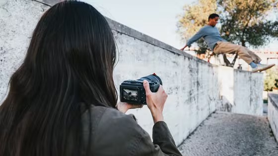 Aparat cyfrowy Canon EOS R6 V body