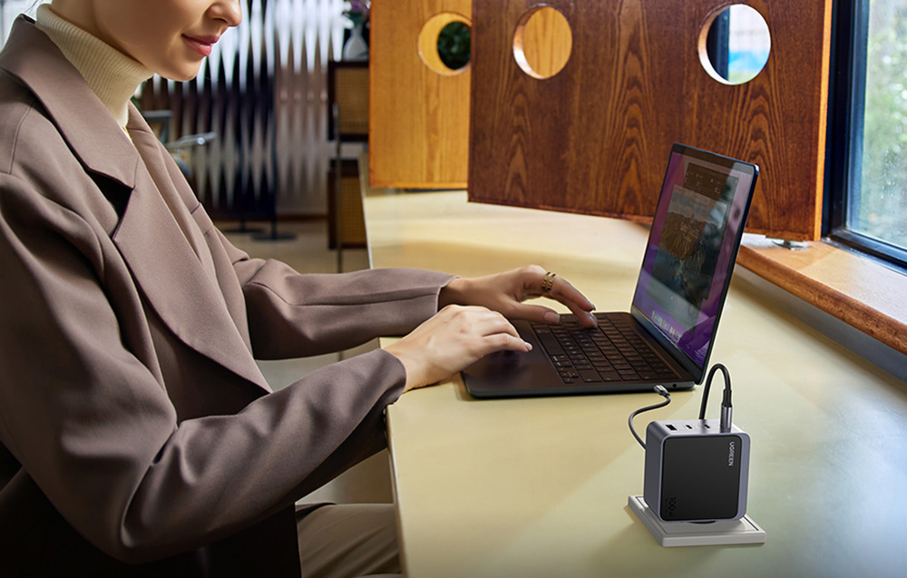 UGREEN Ładowarka sieciowa UGREEN Nexode S 100W 3xUSB-C USB (szara)